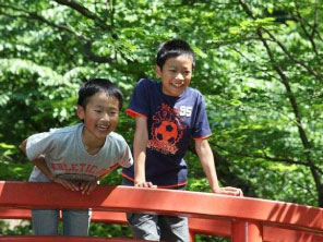 子供も遊べる日本庭園